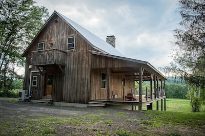 Gorgeous, Amish-Built Post and Beam Cabin on 10 acres, relax and unplug!