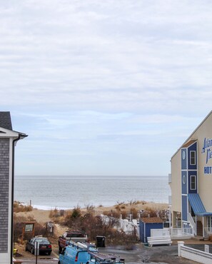 Only 100 steps to beach  - less than 1/2 block.