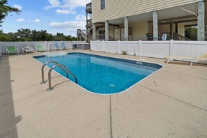 Surf-or-Sound-Realty-745-Grand-Banks-Pool-1