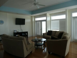 Great room with Flat screen TV, Blu-ray player, and Wii.