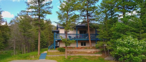 Welcome to Bear Tracks Chalet on Copper Point Golf Course's "Ridge Course"