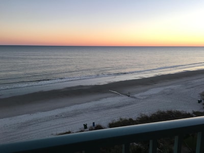 A Slice of Paradise!  -  Direct Oceanfront condo