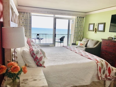 A Slice of Paradise!  -  Direct Oceanfront condo