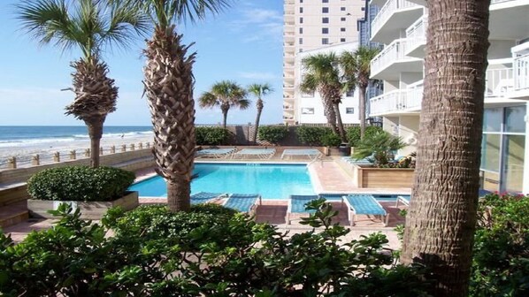 Beautiful "A Rated" Ocean Front Condo.. Pools.. Hot Tubs.. And Lots of Ocean!