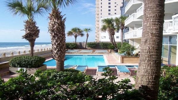 Beautiful "A Rated" Ocean Front Condo.. Pools.. Hot Tubs.. And Lots of Ocean!