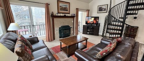 Living room with fireplace