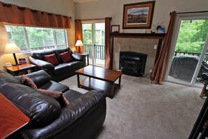 Open floor plan with vaulted ceilings