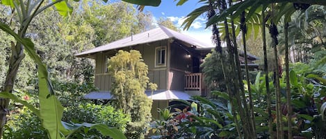 Hamoa Bay Bungalow