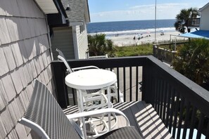 Close to the beach for the lil kids to run back up for a snack😀