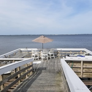 Charming and Spacious Waterfront Apartment in Manteo