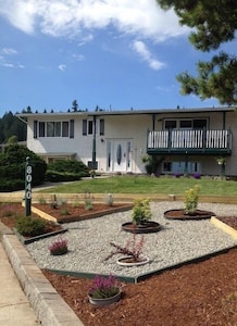 Ocean-view Vacation home, South-central Vancouver  Island. Explore! Play! Relax!