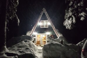 Huckleberry Hideaway, a winter wonderland!