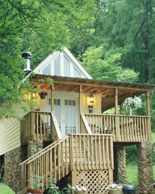 Overview of Moose Crossing Cabin