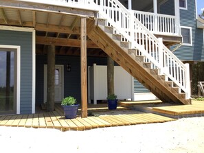 Lower deck and outdoor shower