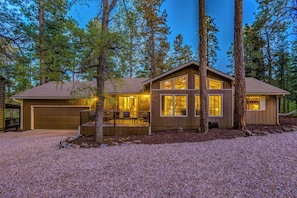 Additional view of the front of cabin.