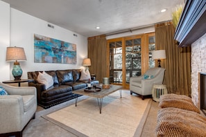 Great Room │ Ample Seating, Gas Fireplace, Advanced Audio/Visual Systems