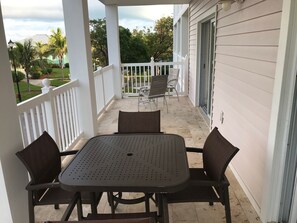 Covered terrace with ocean views 