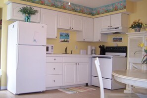 All the kitchen items you'll need are here.
