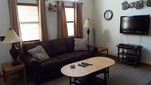 2nd floor family room with satellite flat-screen TV