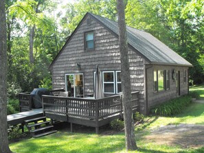 Quaint Guest Cottage Awaits Your Stay