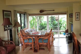 Spacious, Comfortable with Full Kitchen