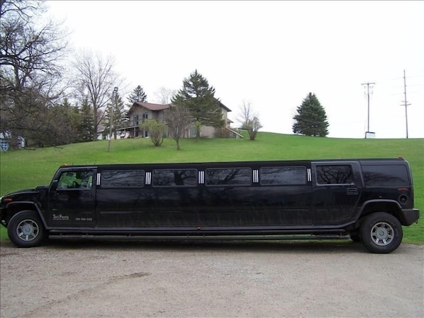 Hummer limousine & house for rent