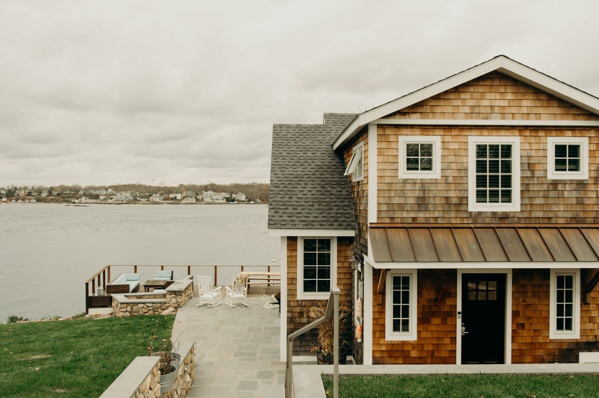 Waterfront Cottage in Branford