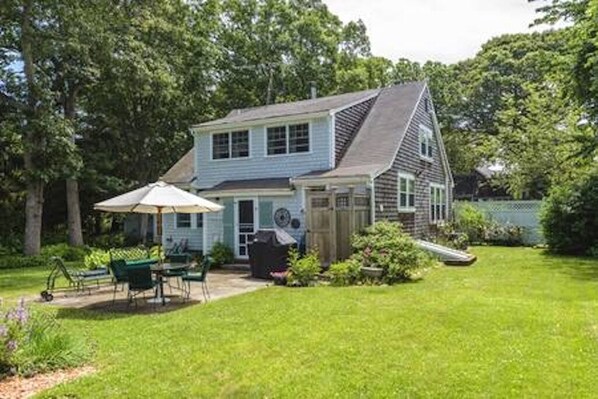 Back yard garden & patio