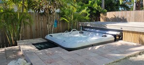 Outdoor spa tub