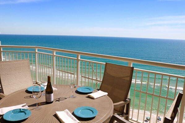 Corner balcony on the 14th floor