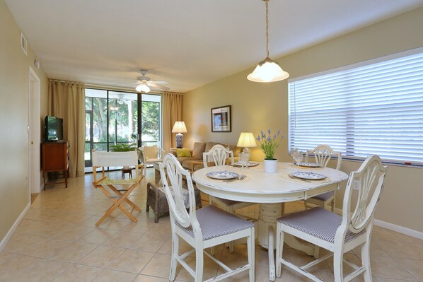 Dining room, Living room, Lanai