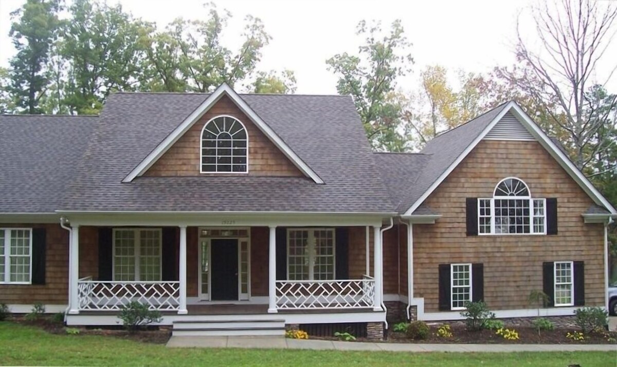 Monthly rentals Jan-March 2024-Beautiful waterfront! Dock, Fire pit, Game room