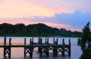 Sunset on the intracoastal - Enjoy fishing off this pier
