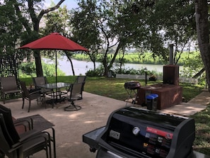 Plenty of places to grill.