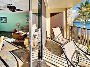 Lanai - Sunbathe all day on your own private lanai overlooking the beautiful blue ocean