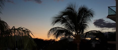 Sunset and moonrise from the lanai.