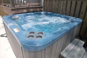 Surf-or-Sound-Realty-Playa-N-Waves-363-Hot-Tub