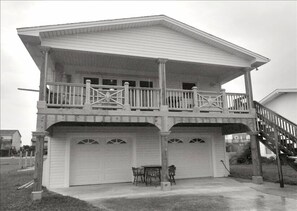 front view of 292 Isle of View