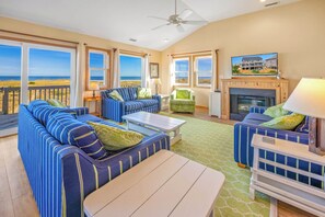 Spacious great room, perfect for memorable family gatherings.