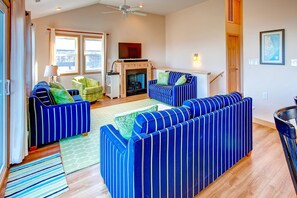 Surf-or-Sound-Realty-Absolutely-Shore-13-Great-Room-2