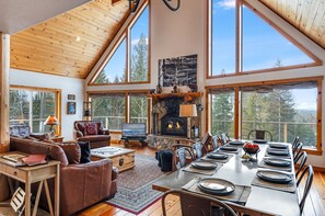 living room/dining room