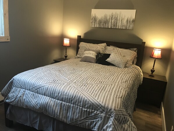 Bedroom with queen bed