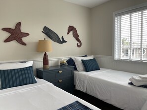 Ocean View Bedroom, Twin XL Beds