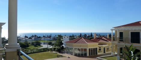 Panoramic Balcony Sea Views