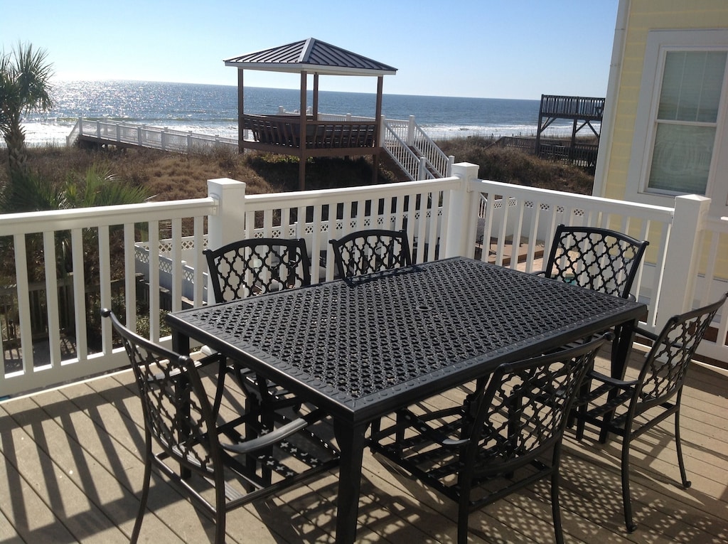 Oceanfront 6 BR/6.5 B w/ Private Pool & Hot Tub, Sleeps 18