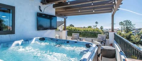 Picture yourself with your friends or family relaxing in this huge 120-jet PRIVATE jacuzzi overlooking the beautiful pacific ocean.  Watch TV from the Jacuzzi as well or enjoy the overhead string lights for ambiance at night.