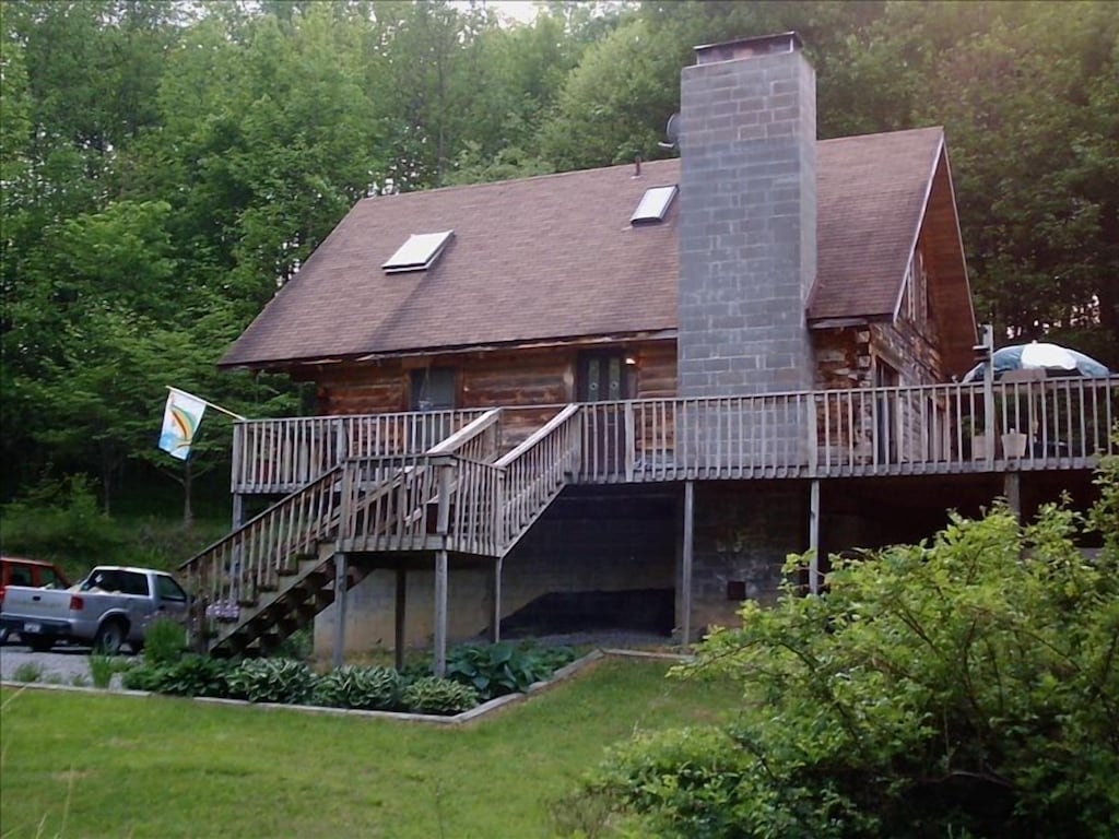 Seclusion on 46 Private Acres - Log Home with Hot Tub