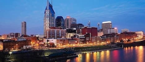 .5 mile walk to Downtown Broadway and 2nd avenue and all things Nashville!