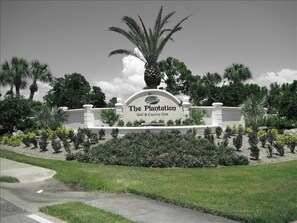 The Plantation, meticulously maintained grounds - enjoy your stay.