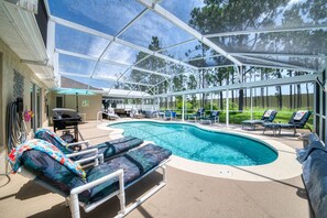 Pool with Extended Deck: An Ideal Spot for Sunbathing and Socialising